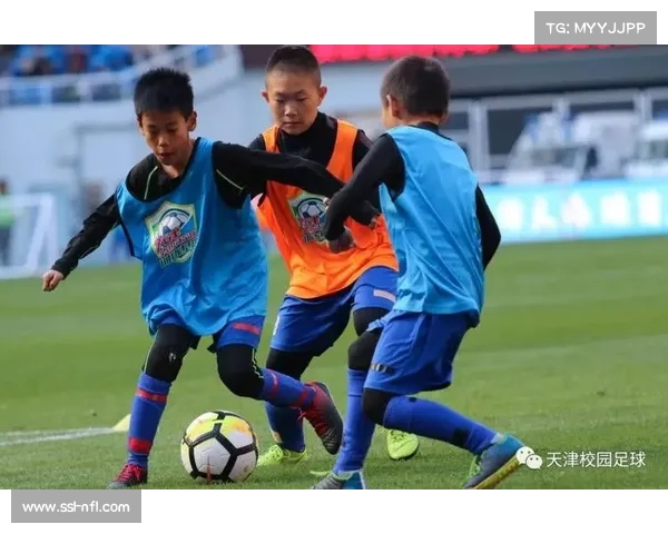 青少年足球热情高涨中超俱乐部青训营报名人数创新高